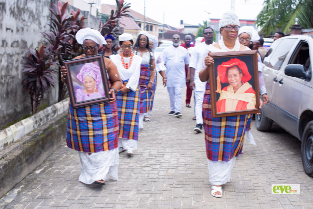 Process for the burial of Mrs. Elizabeth Tonbra Ambakederemo at Port Harcourt.